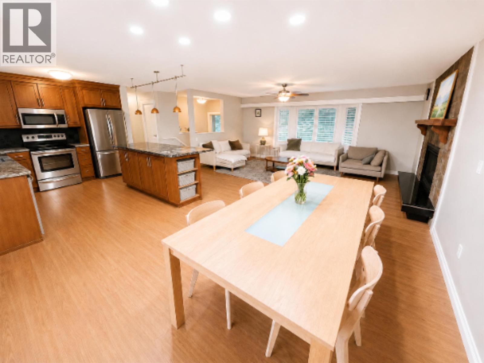 3370 Viewmount Drive, Port Moody, British Columbia  V3H 2M1 - Photo 4 - R3136063