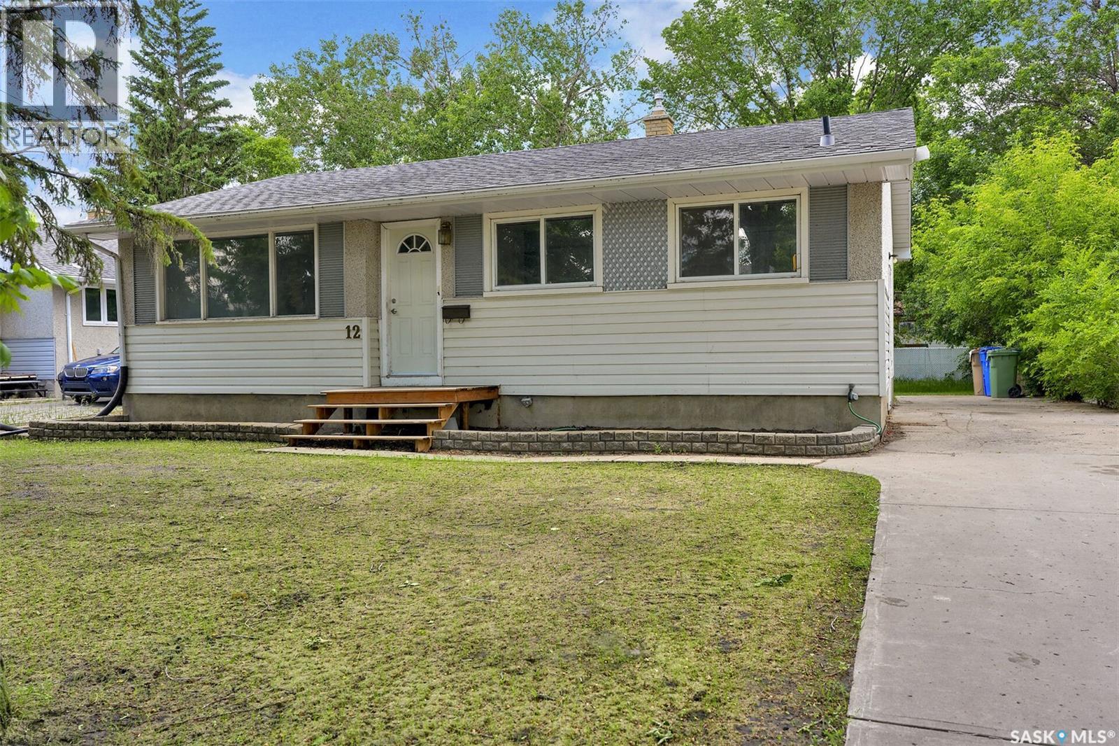 12 Birchwood Road, Regina, Saskatchewan  S4S 5N2 - Photo 2 - SK039629