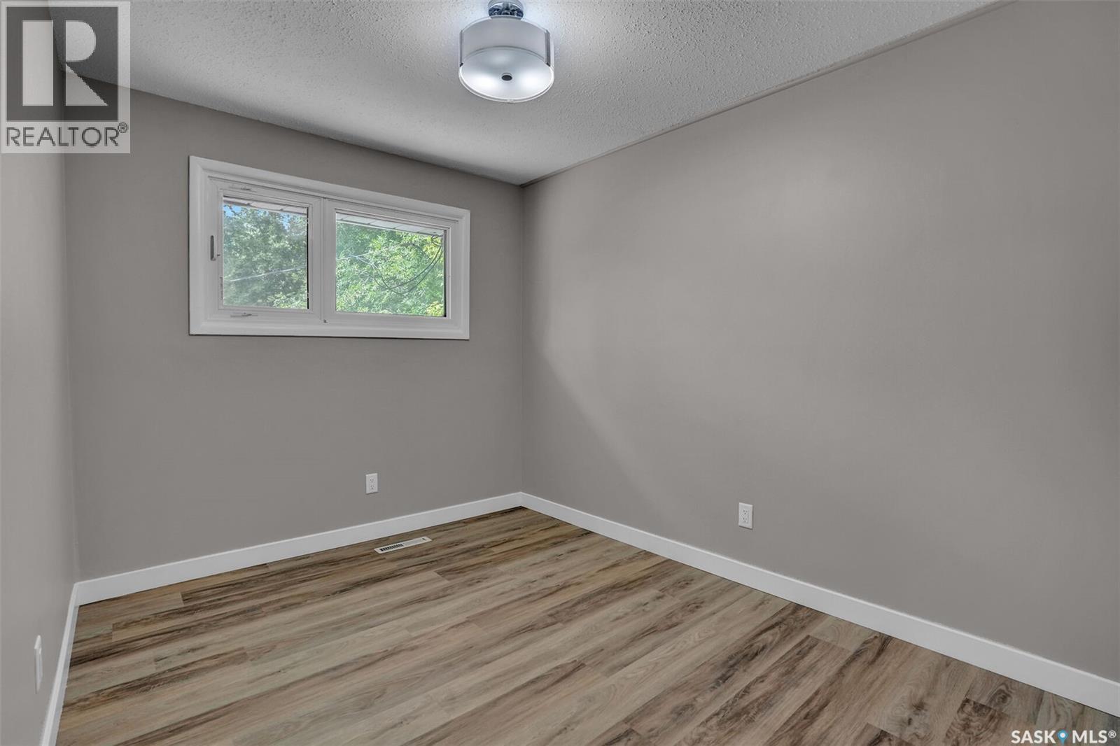 12 Birchwood Road, Regina, Saskatchewan  S4S 5N2 - Photo 23 - SK039629