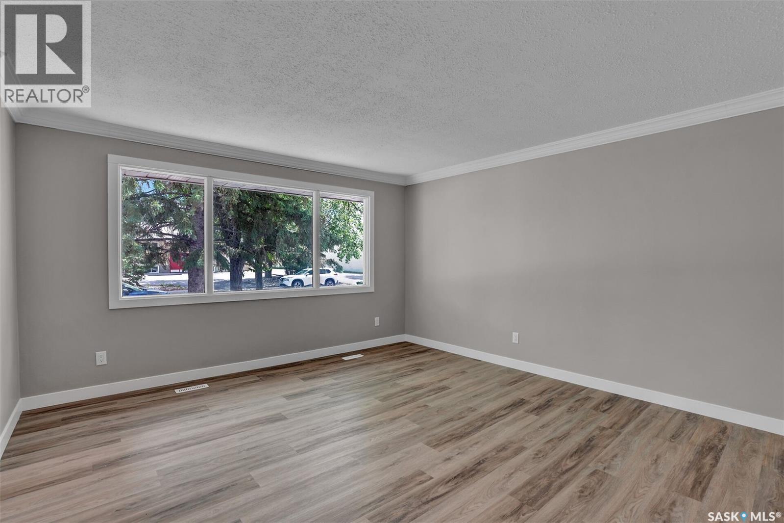 12 Birchwood Road, Regina, Saskatchewan  S4S 5N2 - Photo 6 - SK039629