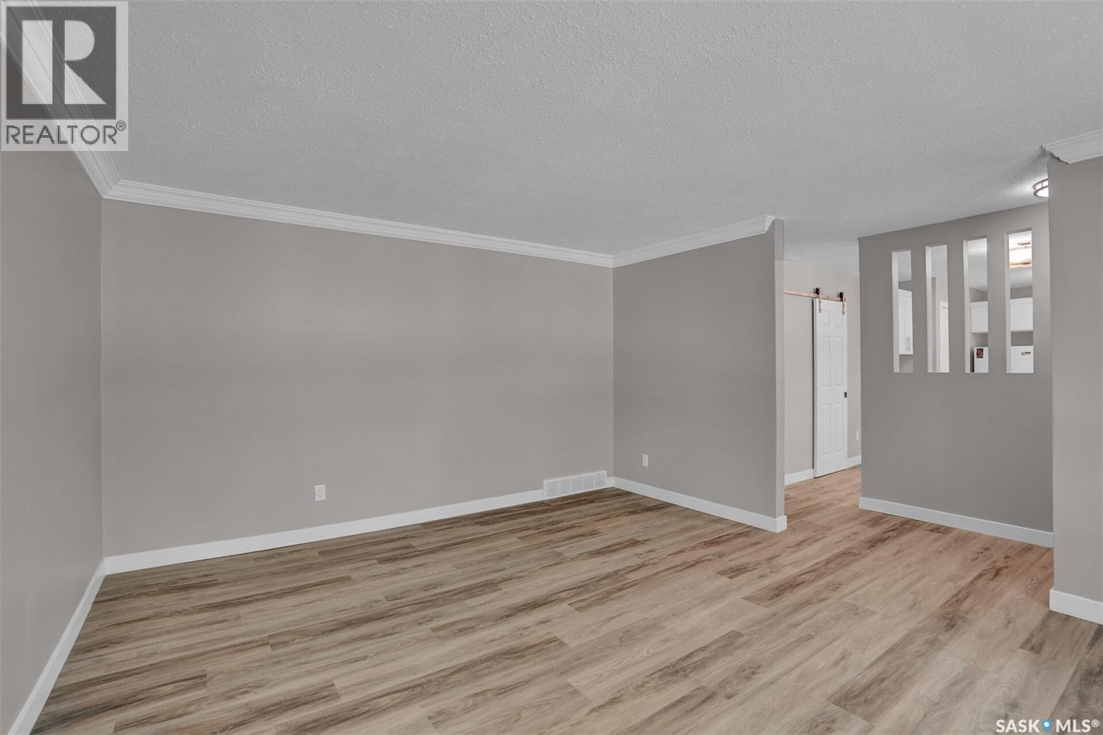 12 Birchwood Road, Regina, Saskatchewan  S4S 5N2 - Photo 7 - SK039629