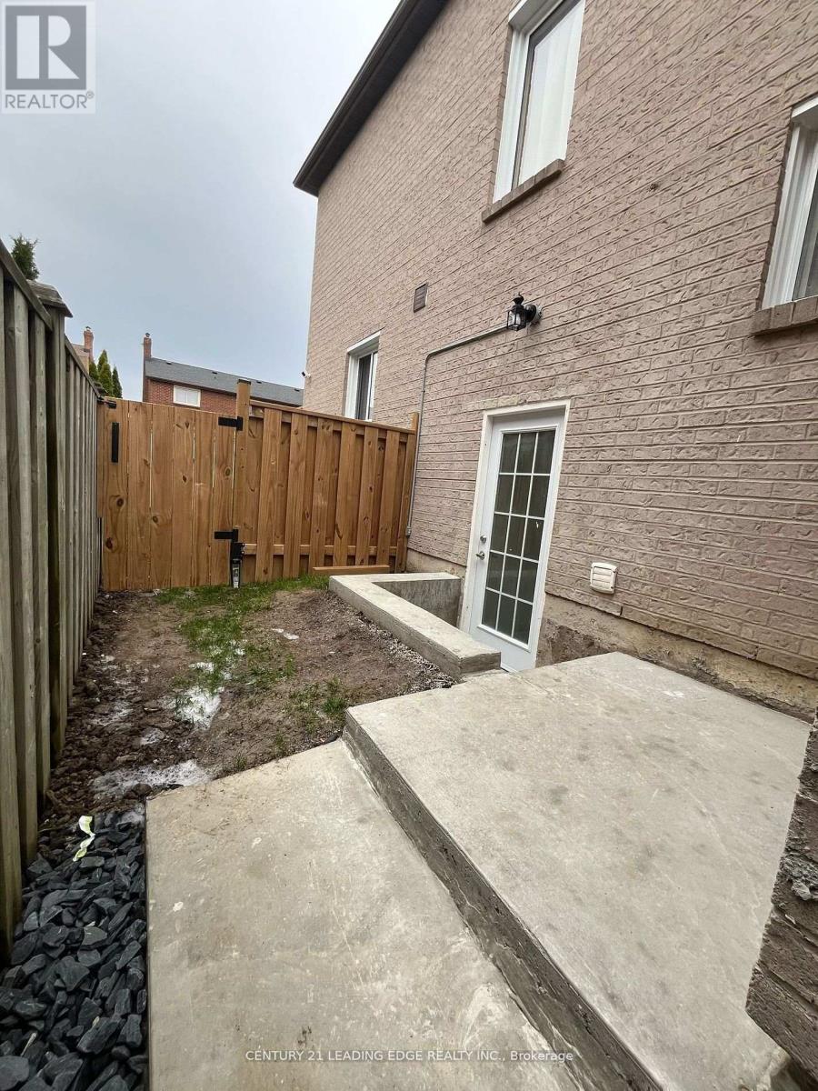 Bsmt - 618 Beckworth Square, Pickering, Ontario L1V 3K4 - Photo 2 - E13452608
