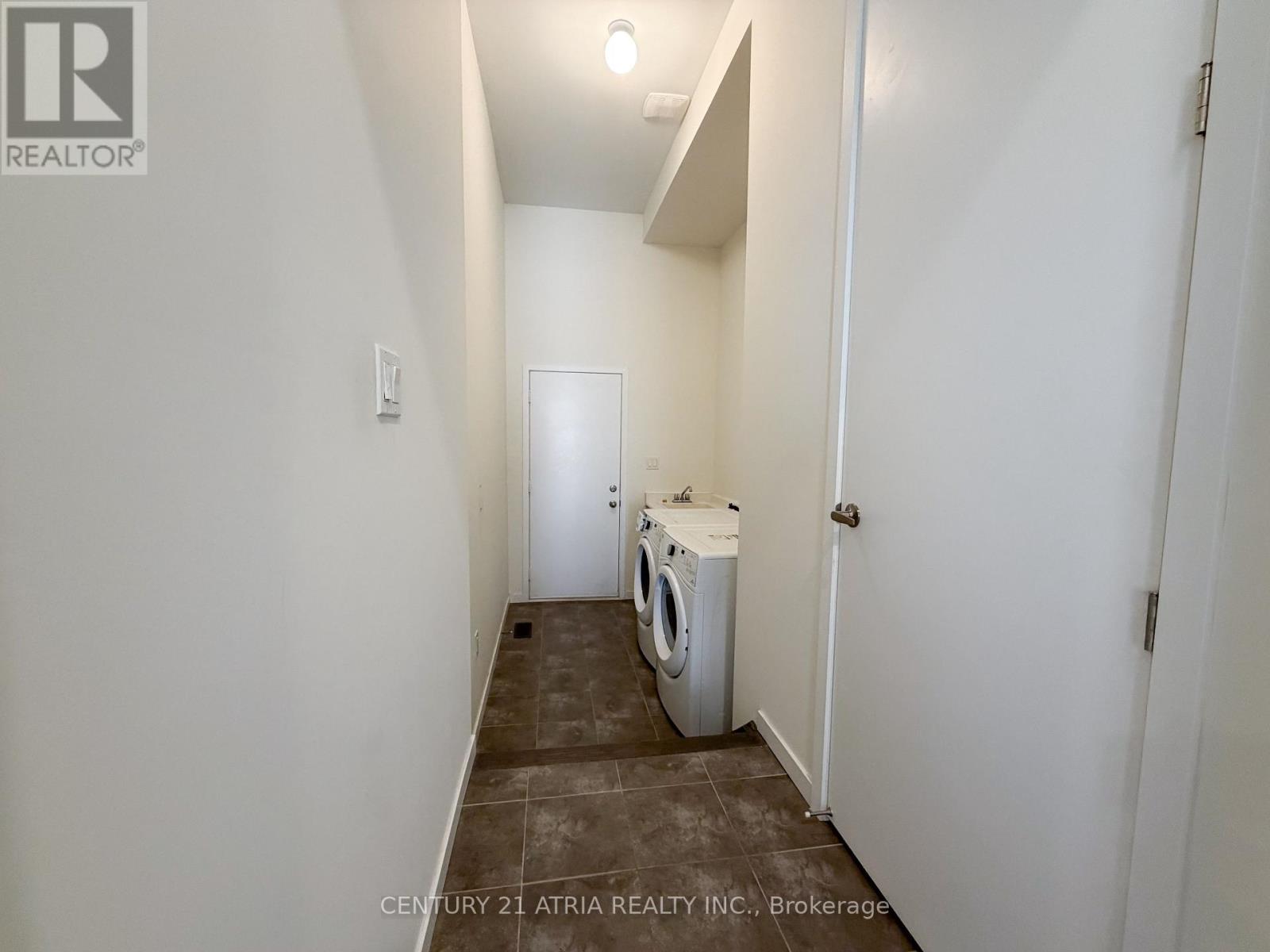 405 Elyse Court, Aurora, Ontario  L4G 2C9 - Photo 9 - N13452592