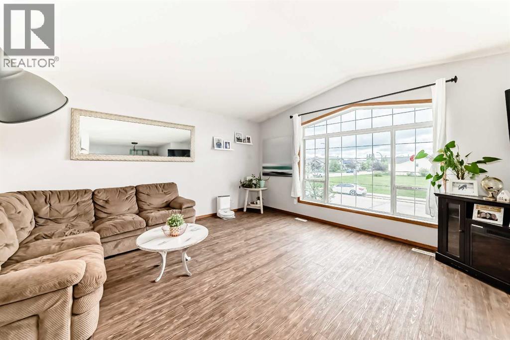 20 Deschner Close, Red Deer, Alberta  T4R 3C1 - Photo 8 - A2317499