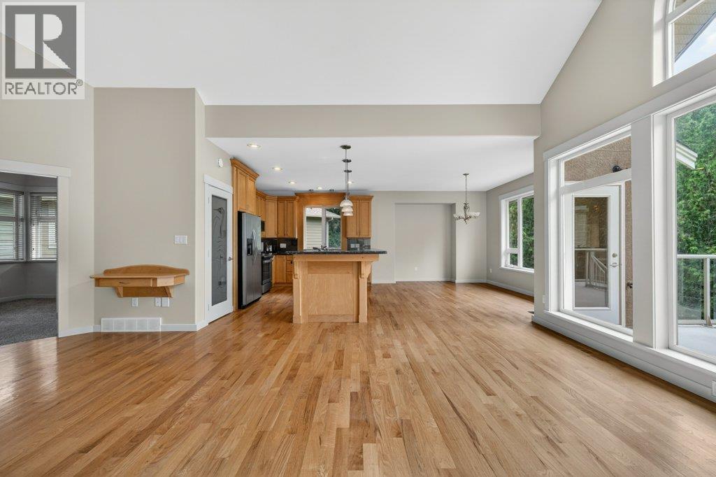 2470 24 Avenue NE, Salmon Arm, British Columbia  V1E 3Y4 - Photo 19 - 10390887