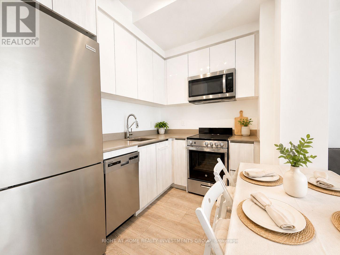 1212 - 3100 Keele Street, Toronto, Ontario M3M 0E1 - Photo 2 - W13452578