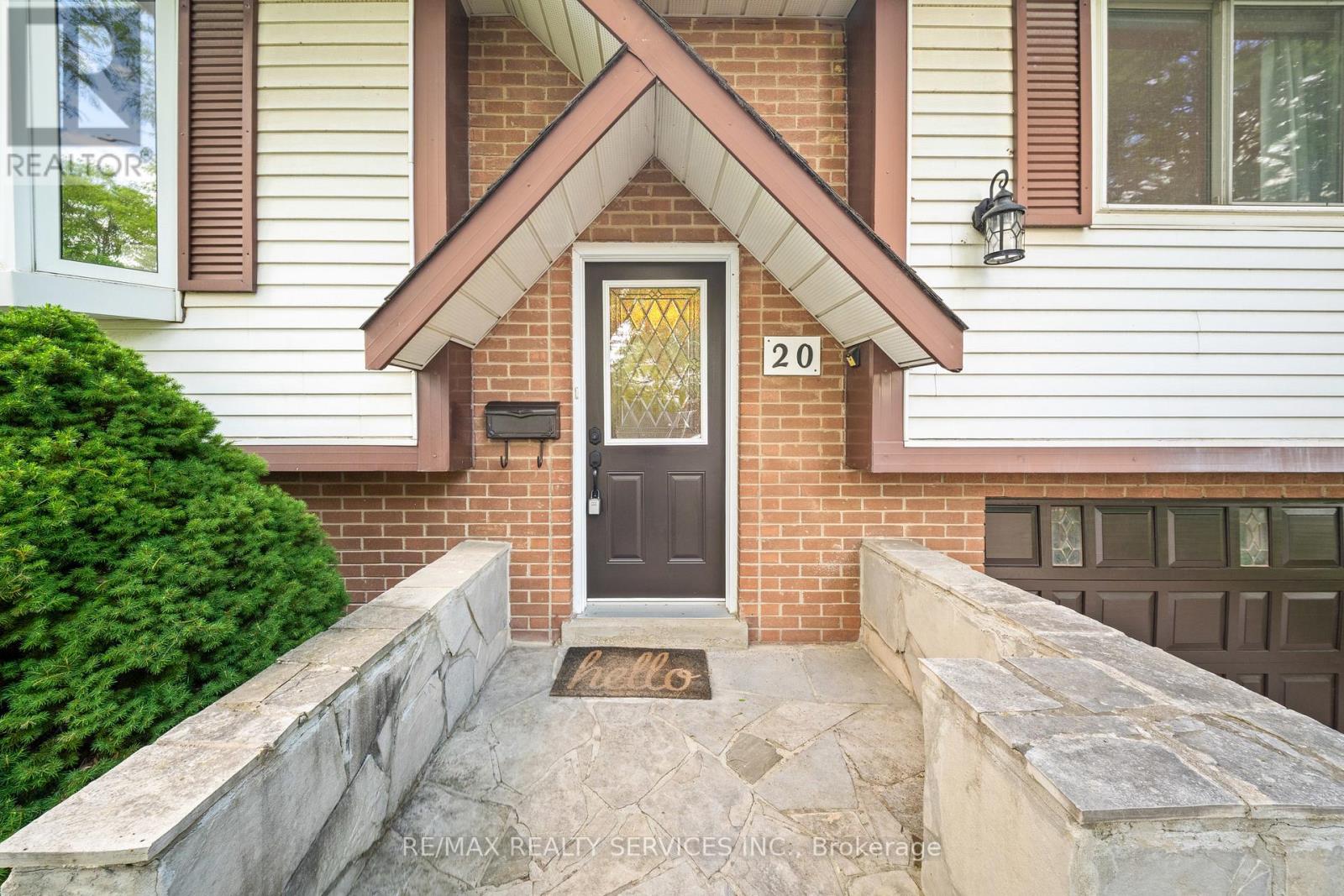20 Linkdale Road, Brampton, Ontario  L6V 2Y4 - Photo 4 - W13452598