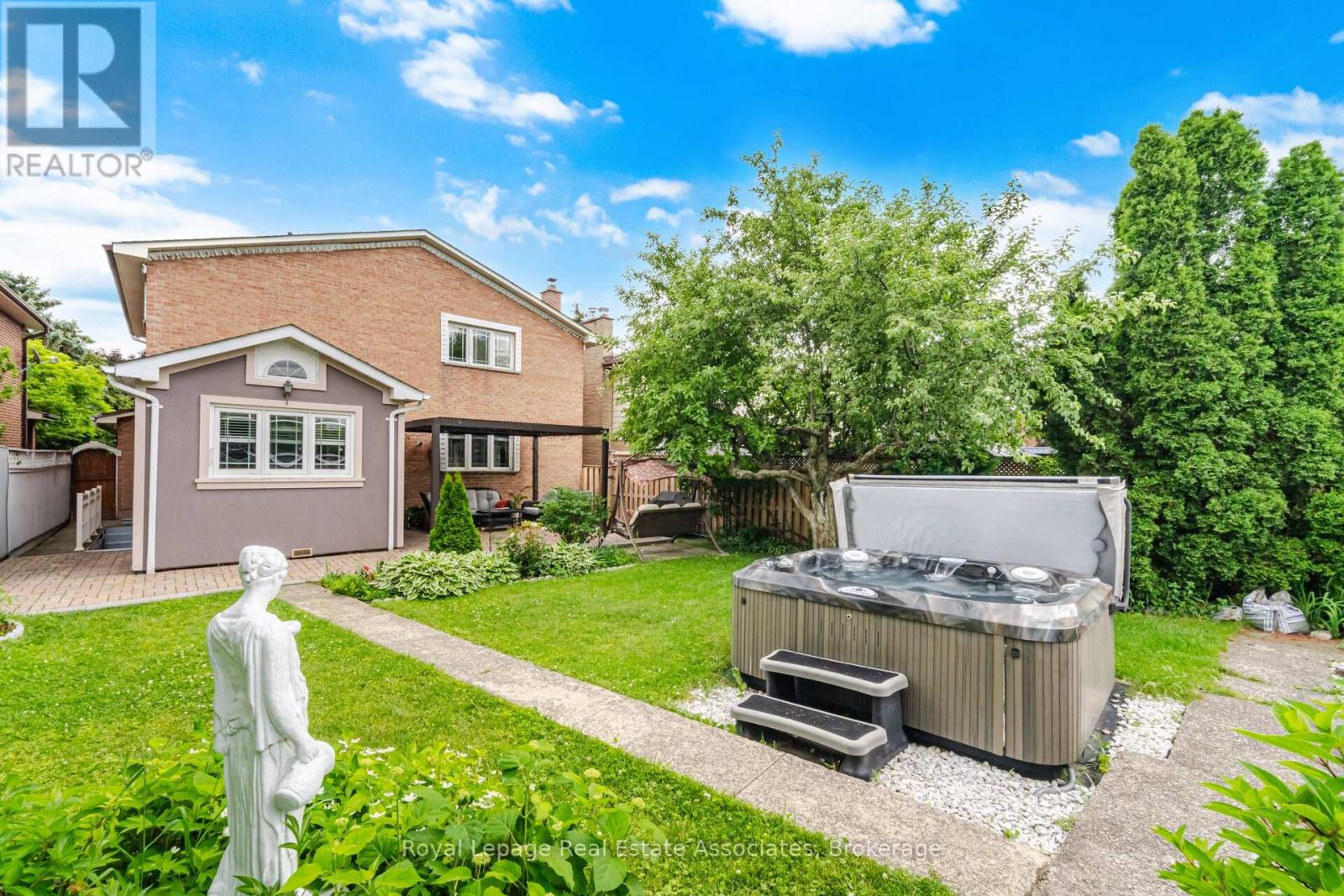 1311 Underwood Drive, Mississauga, Ontario  L4W 3M9 - Photo 10 - W13452604