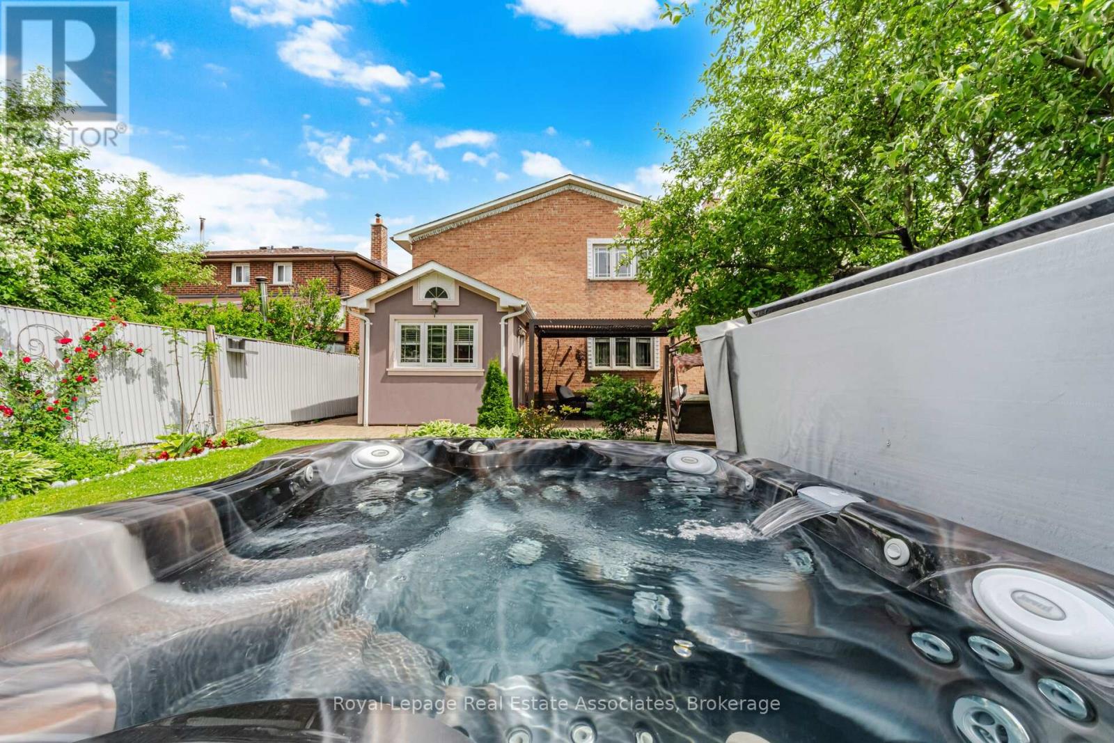 1311 Underwood Drive, Mississauga, Ontario  L4W 3M9 - Photo 9 - W13452604