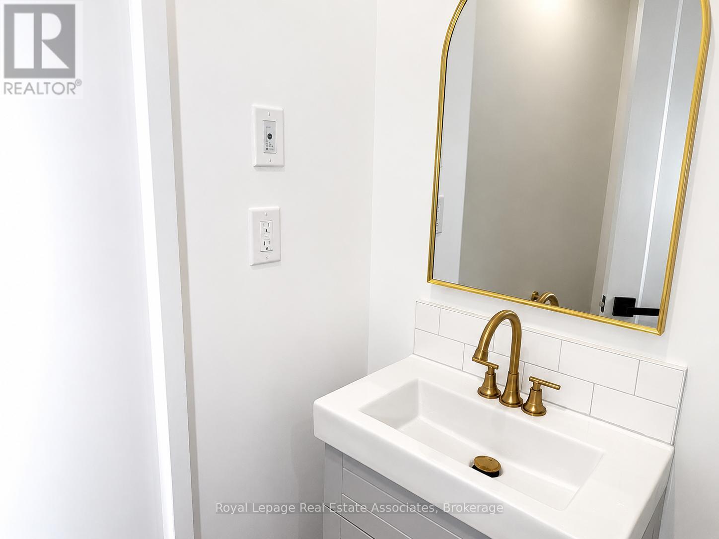 1 - 17 White Avenue, Toronto, Ontario  M6N 1S7 - Photo 5 - W13452614