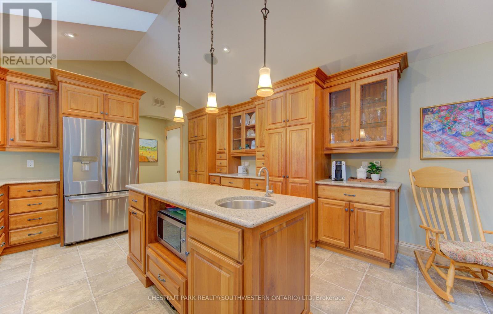 140 Aberdeen Road, Waterloo, Ontario  N2M 2Y7 - Photo 12 - X13452506