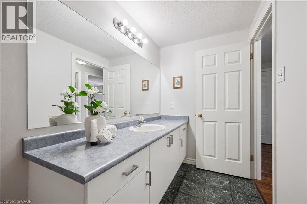 491 Sandbanks Crescent, Waterloo, Ontario  N2V 2J3 - Photo 32 - 40838984