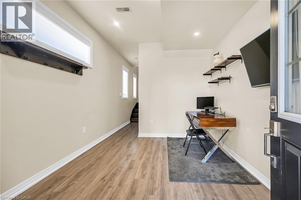 575 Woodward Avenue Unit# 48, Hamilton, Ontario  L8H 6P2 - Photo 3 - 40840459