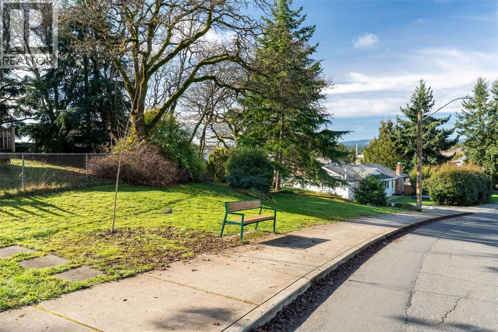 4285 Caen Rd, Saanich, British Columbia  V8X 3S5 - Photo 44 - 1040565
