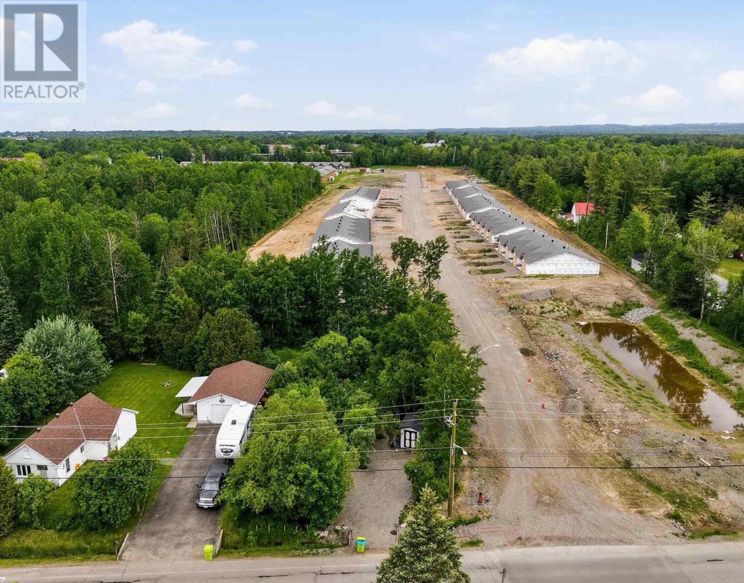 3870 Queen St E, Sault Ste. Marie, Ontario  P6A 5K9 - Photo 2 - SM261483