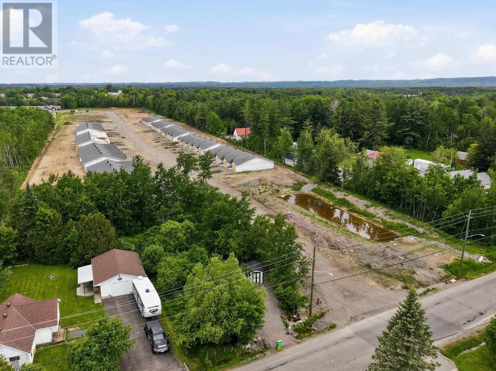 3870 Queen St E, Sault Ste. Marie, Ontario  P6A 5K9 - Photo 3 - SM261483