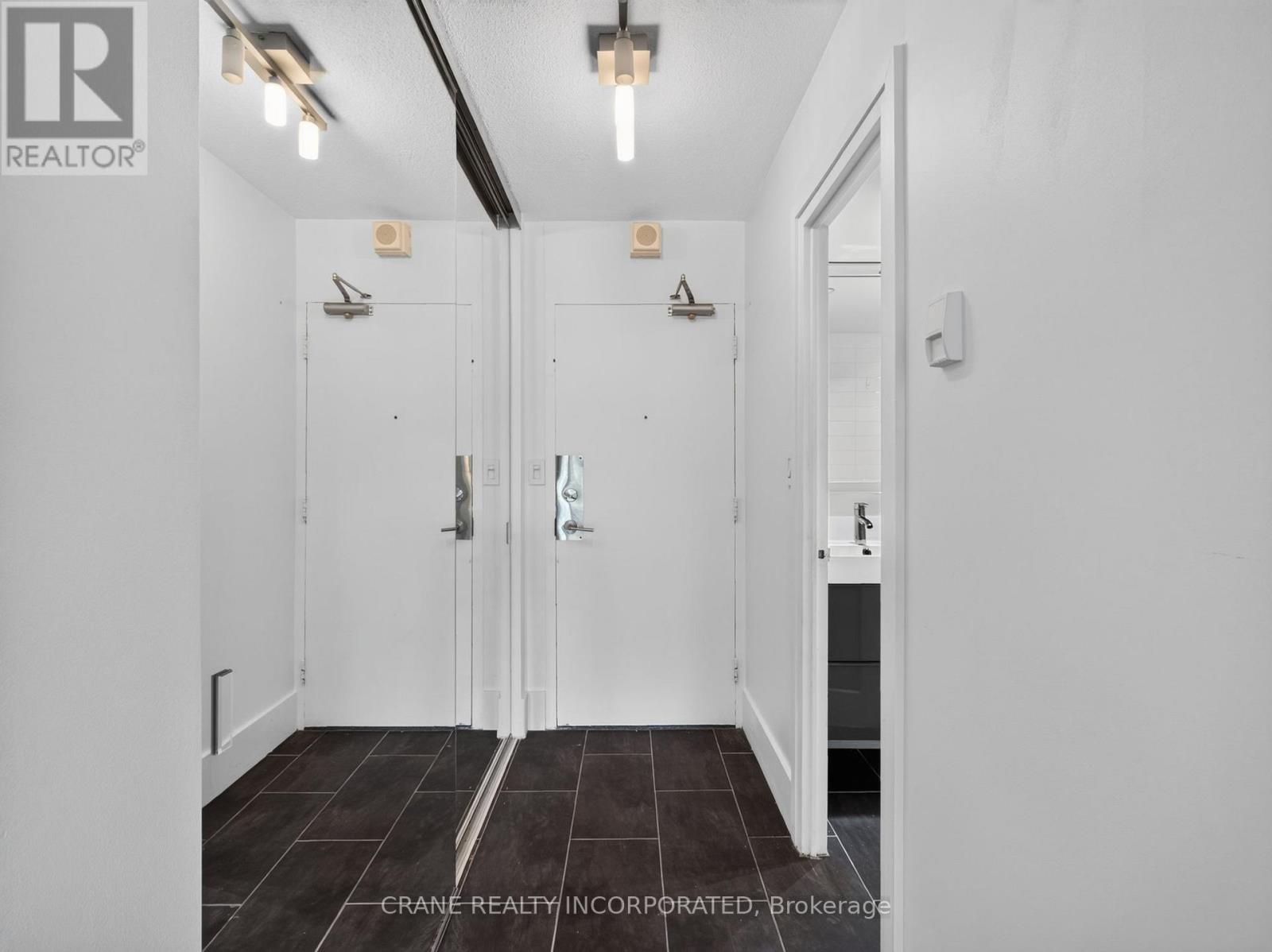 210 - 40 Homewood Avenue, Toronto, Ontario  M4Y 2K2 - Photo 8 - C13442026
