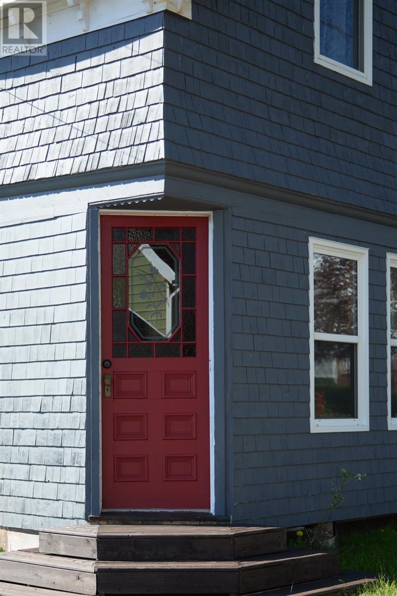 11 Hebrew Avenue, Souris, Prince Edward Island  C0A 2B0 - Photo 3 - 202614603