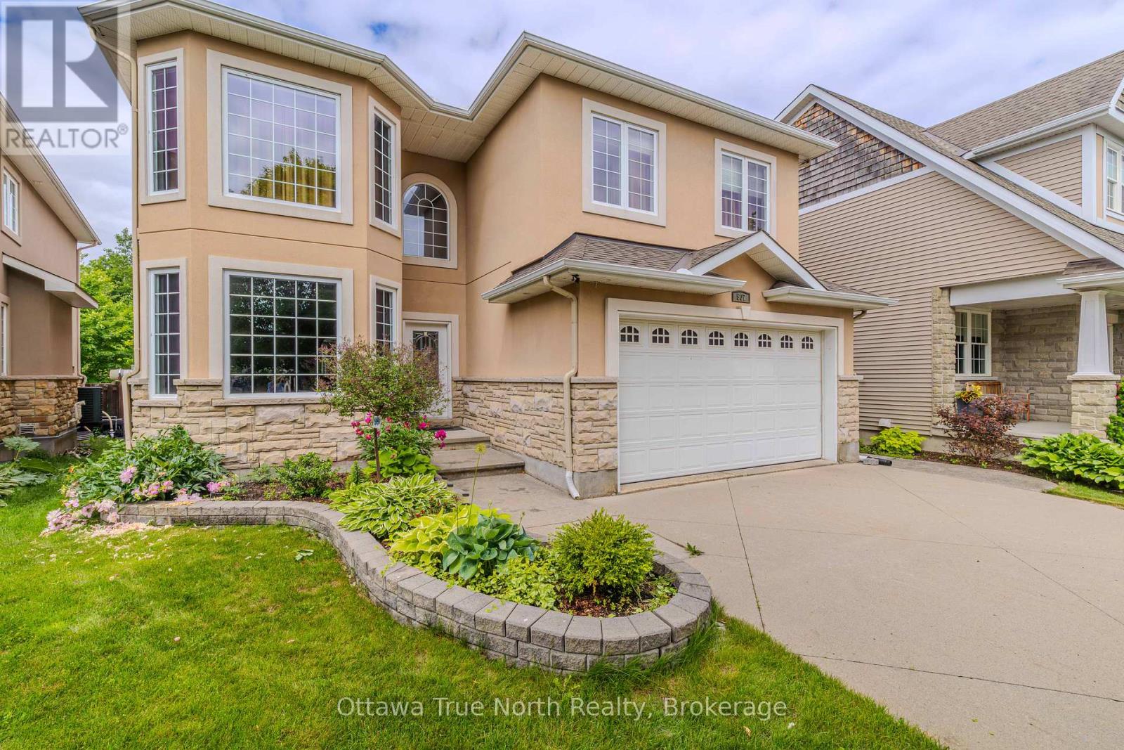 507 Kochar Drive, Ottawa, Ontario K2C 4G9 - Photo 2 - X13452886