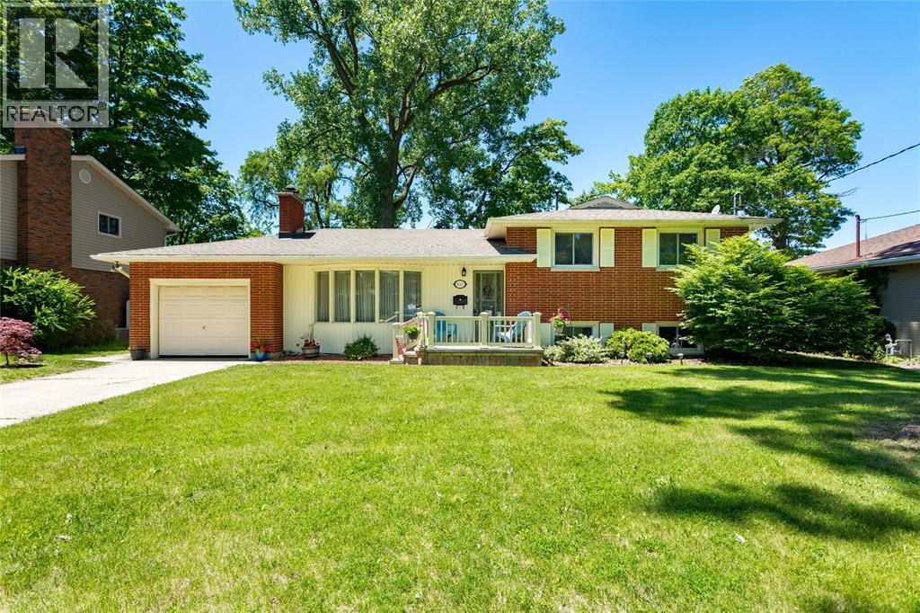 1067 Bel Aire Drive, Sarnia, Ontario N7S 3H4 - Photo 2 - 26014305