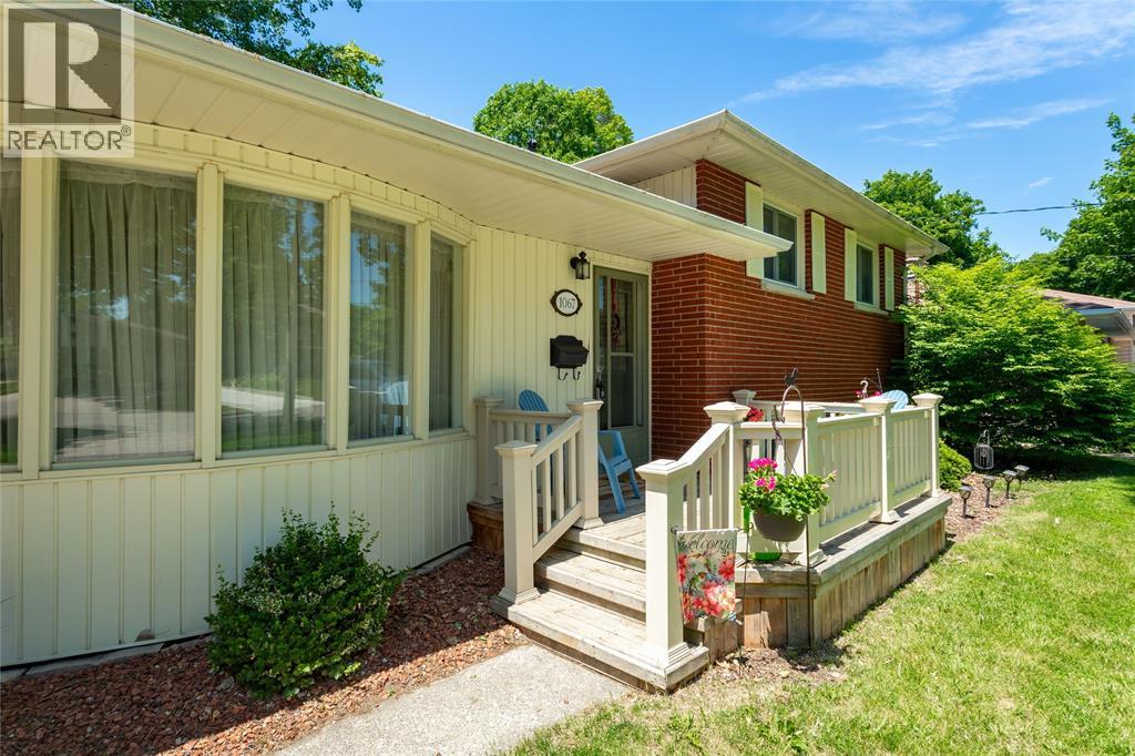 1067 Bel Aire Drive, Sarnia, Ontario N7S 3H4 - Photo 3 - 26014305