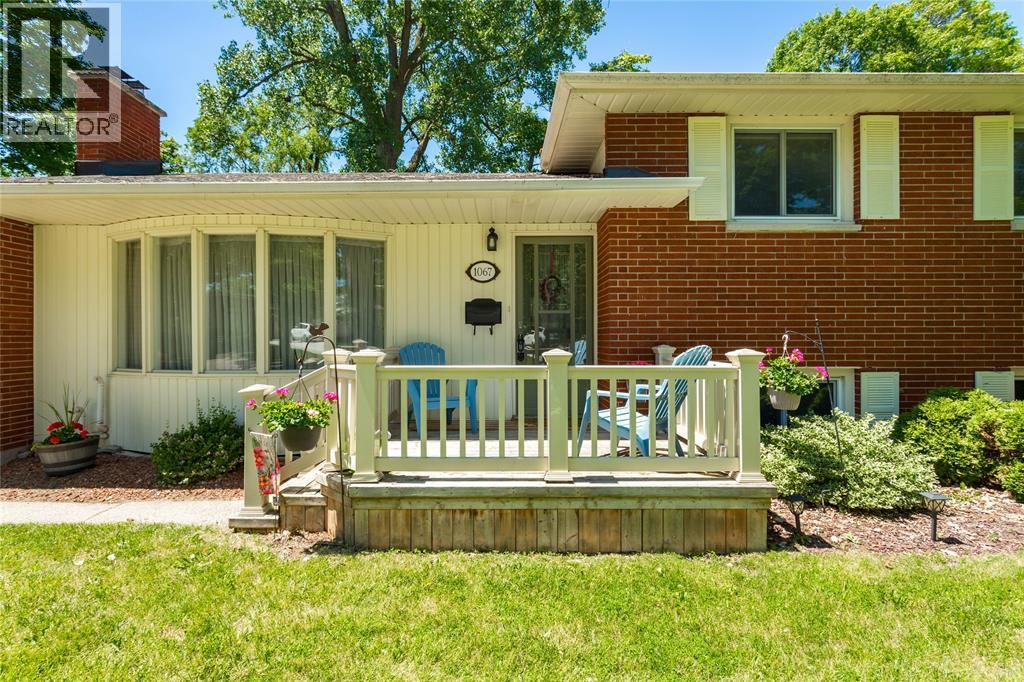 1067 Bel Aire Drive, Sarnia, Ontario N7S 3H4 - Photo 4 - 26014305