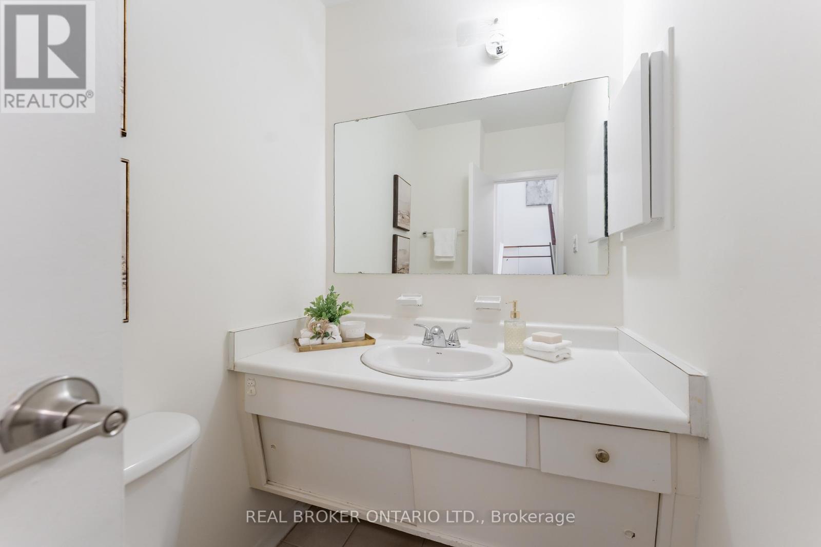 15 - 10 Leith Hill Road, Toronto, Ontario  M2J 1Z2 - Photo 11 - C13452854