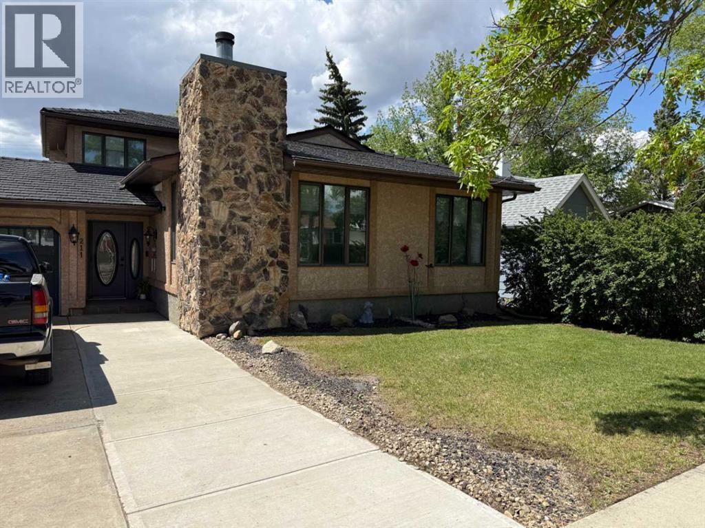 211 4 Avenue Se, Three Hills, Alberta T0M 2A0 - Photo 1 - A2297166