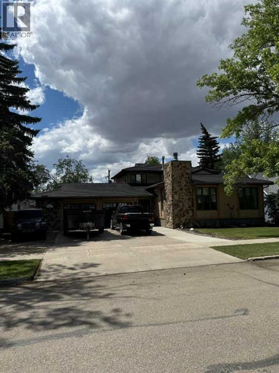 211 4 Avenue Se, Three Hills, Alberta T0M 2A0 - Photo 2 - A2297166