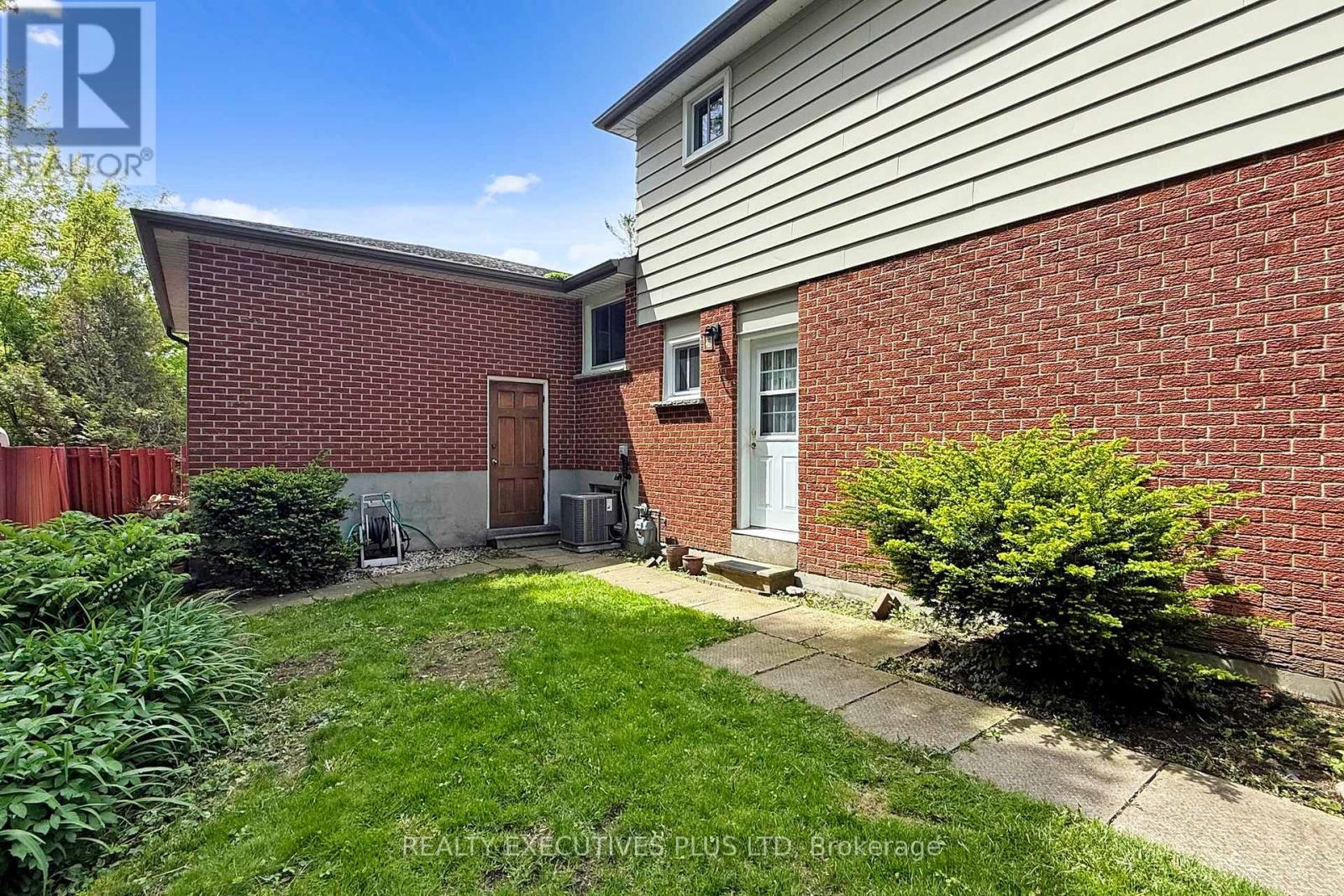 1304 Wharf Street, Pickering, Ontario  L1W 1A4 - Photo 27 - E13452682