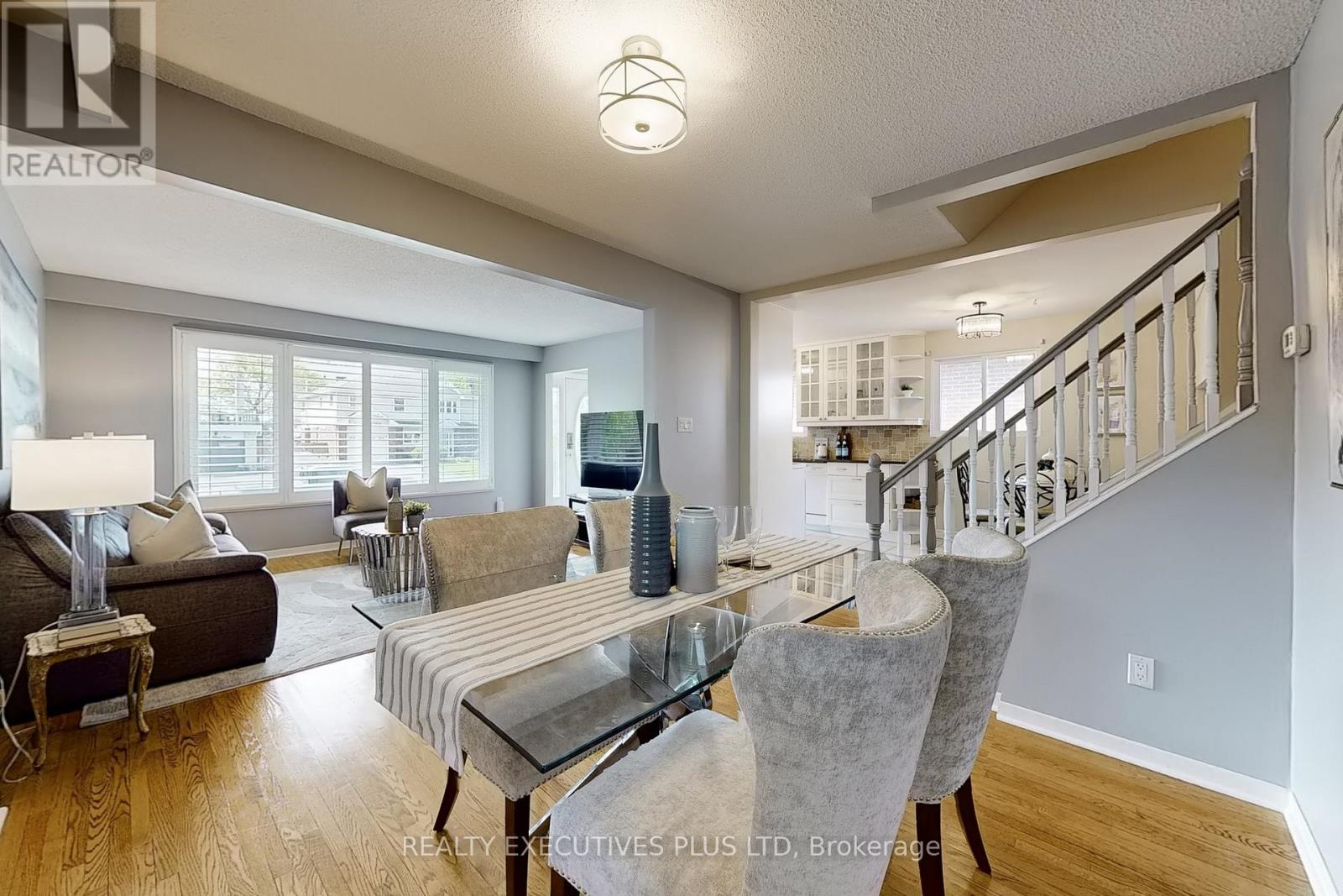 1304 Wharf Street, Pickering, Ontario  L1W 1A4 - Photo 3 - E13452682