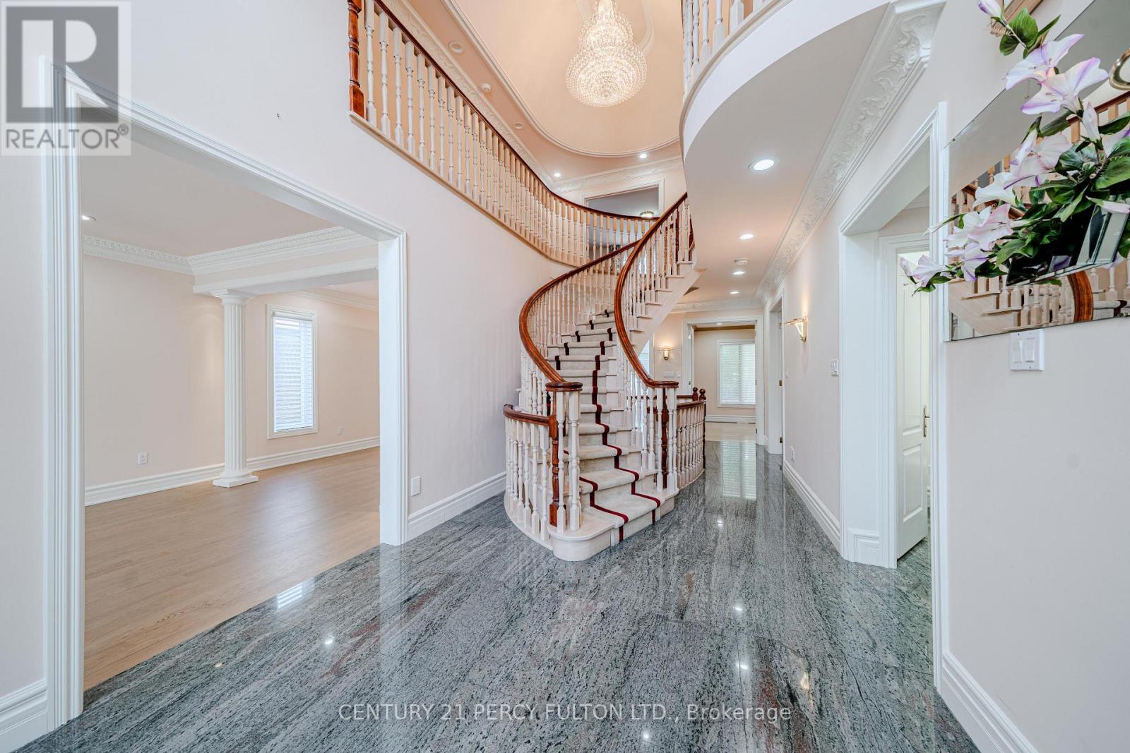 53 Linwood Avenue, Toronto, Ontario  M1S 1H3 - Photo 4 - E13452848