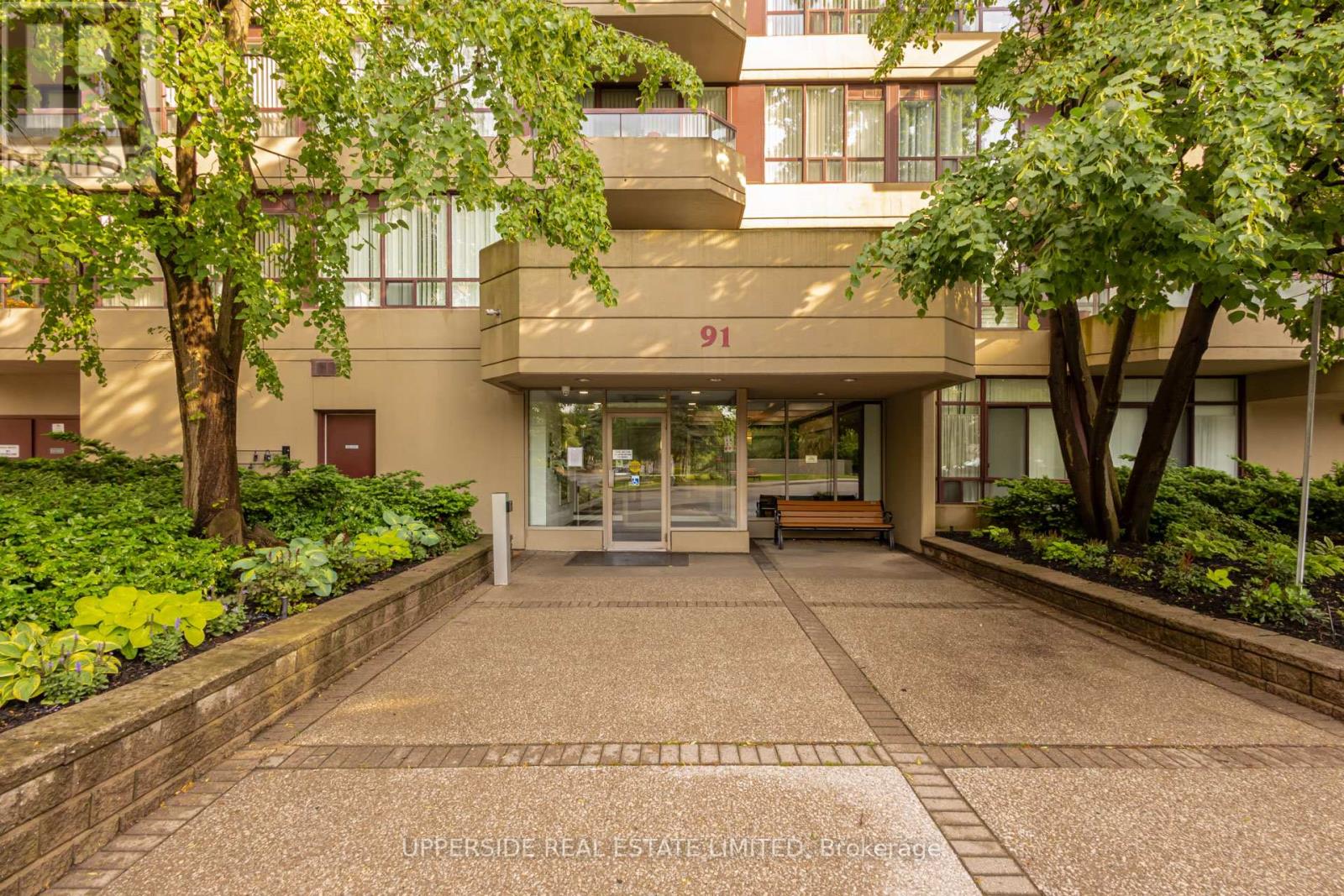 1204 - 81 Townsgate Drive, Vaughan, Ontario  L4J 8E8 - Photo 2 - N13452672
