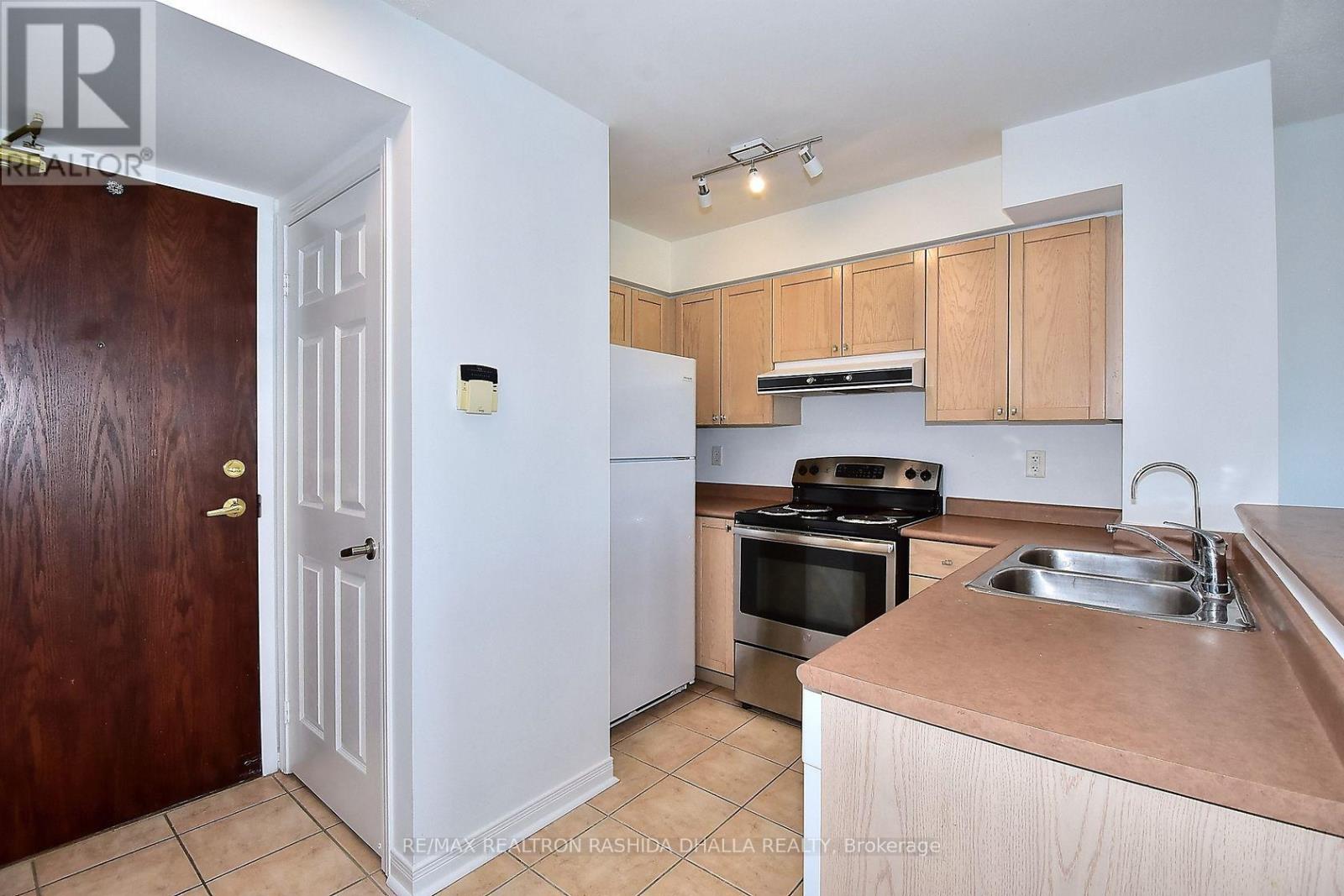 610 - 39 Oneida Crescent, Richmond Hill, Ontario  L4B 4T9 - Photo 18 - N13452706