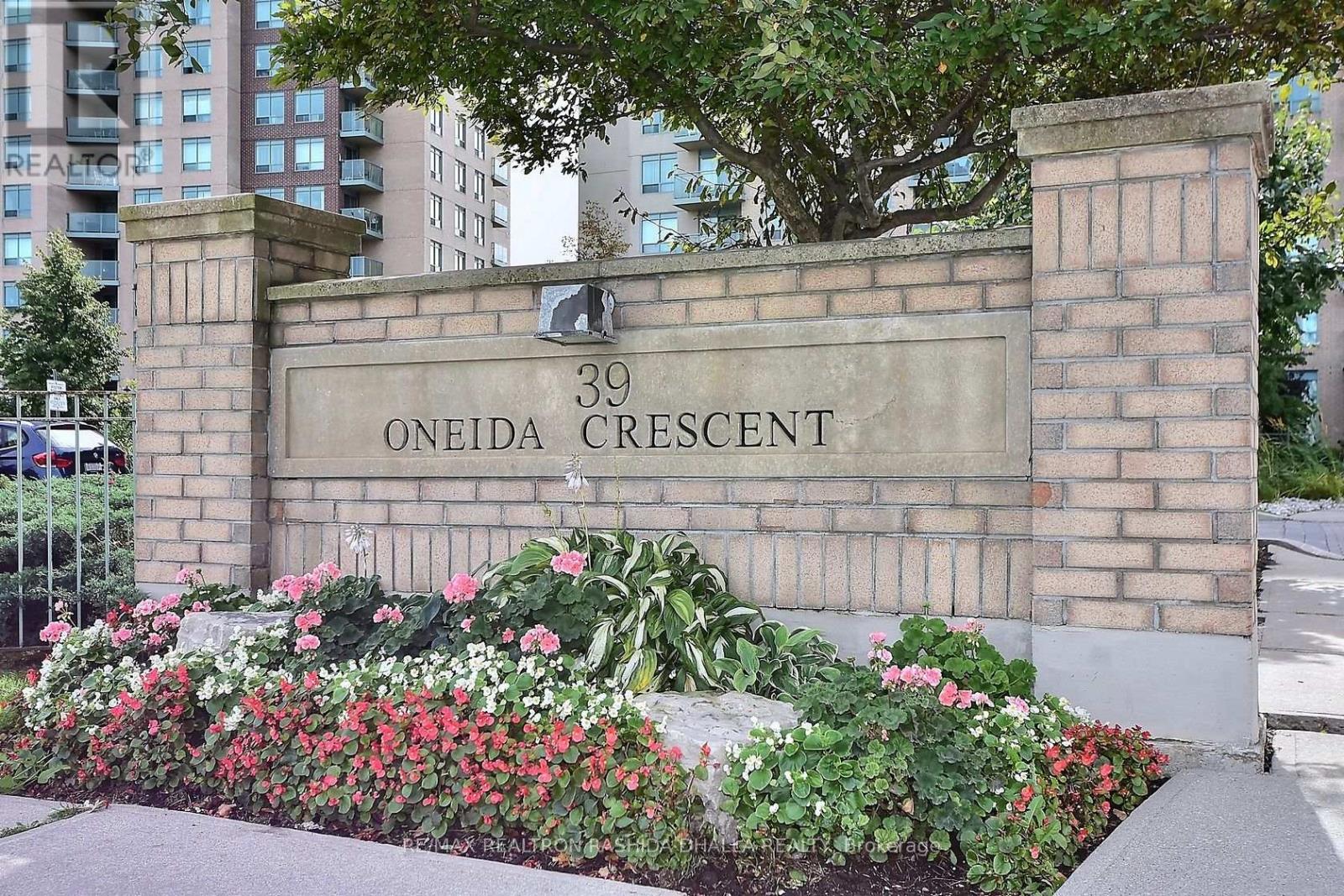 610 - 39 Oneida Crescent, Richmond Hill, Ontario  L4B 4T9 - Photo 3 - N13452706