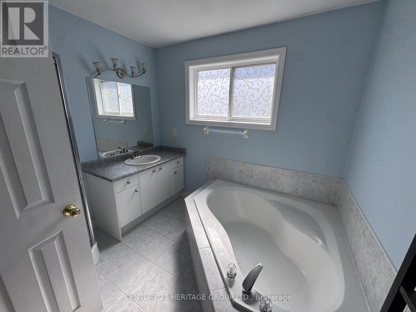 82 Kenwell Crescent, Barrie (Holly), Ontario L4N 0Z6 - Photo 11 - S13452896