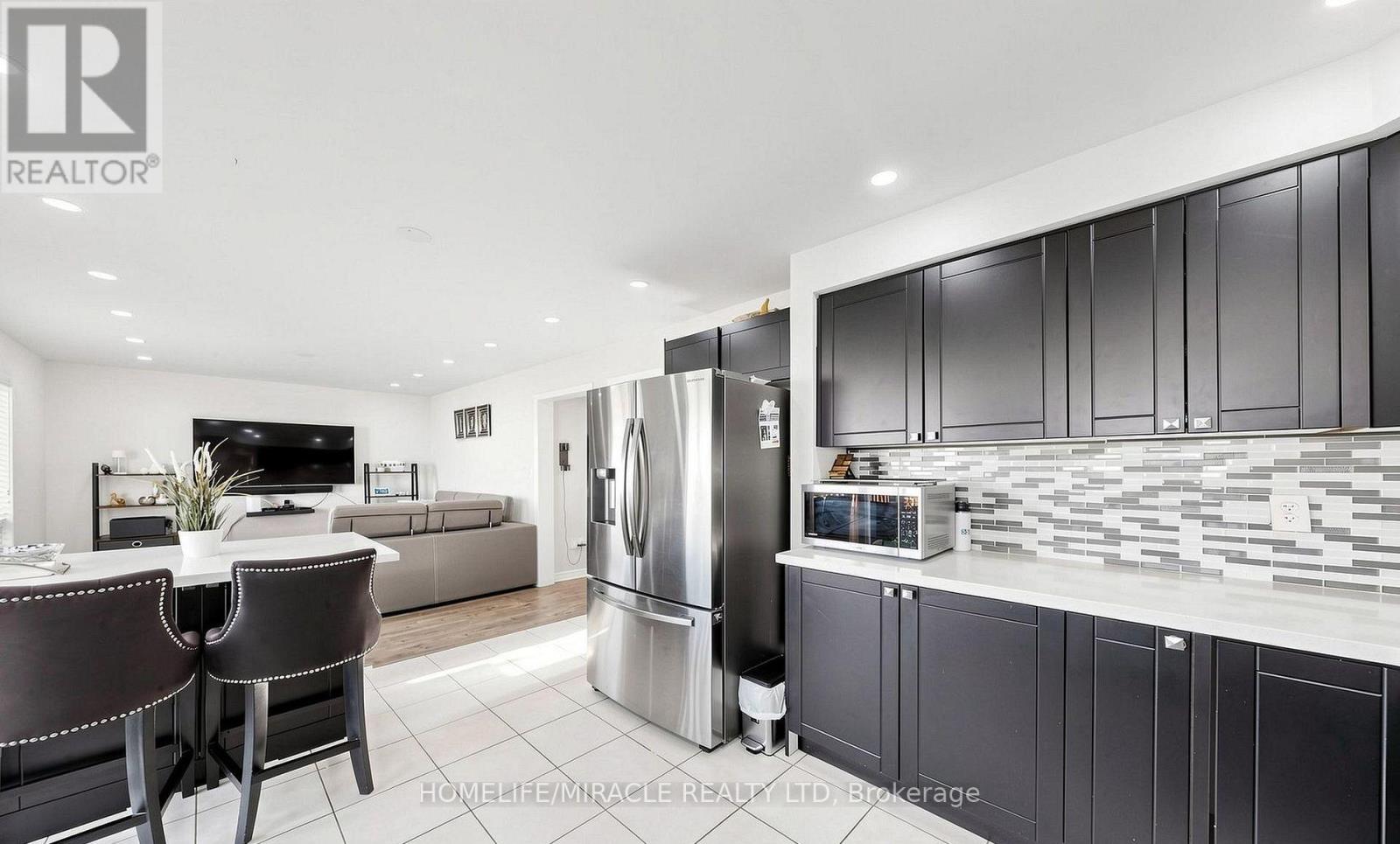 361 Brisdale Drive N, Brampton, Ontario  L7A 3M6 - Photo 11 - W13452130