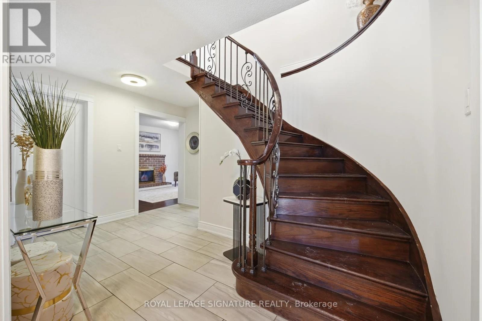 Upper - 6326 Millers Grove, Mississauga, Ontario  L5N 3H7 - Photo 5 - W13452670
