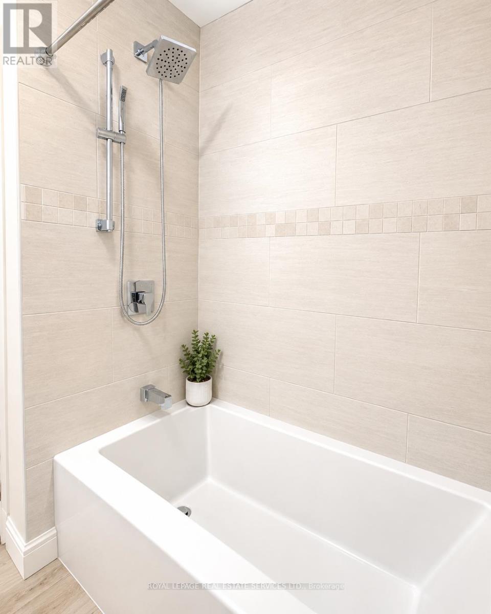 1a - 2637 Keele Street, Toronto (Maple Leaf), Ontario  M6L 2P2 - Photo 10 - W13452688