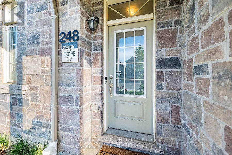 248 Inspire Boulevard, Brampton, Ontario  L6R 0B6 - Photo 3 - W13452696