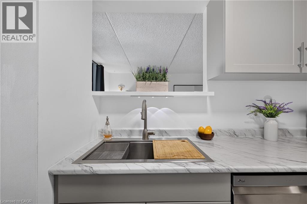 65 Silvercreek Parkway Unit# 401, Guelph, Ontario N1H 7R9 - Photo 14 - 40840284