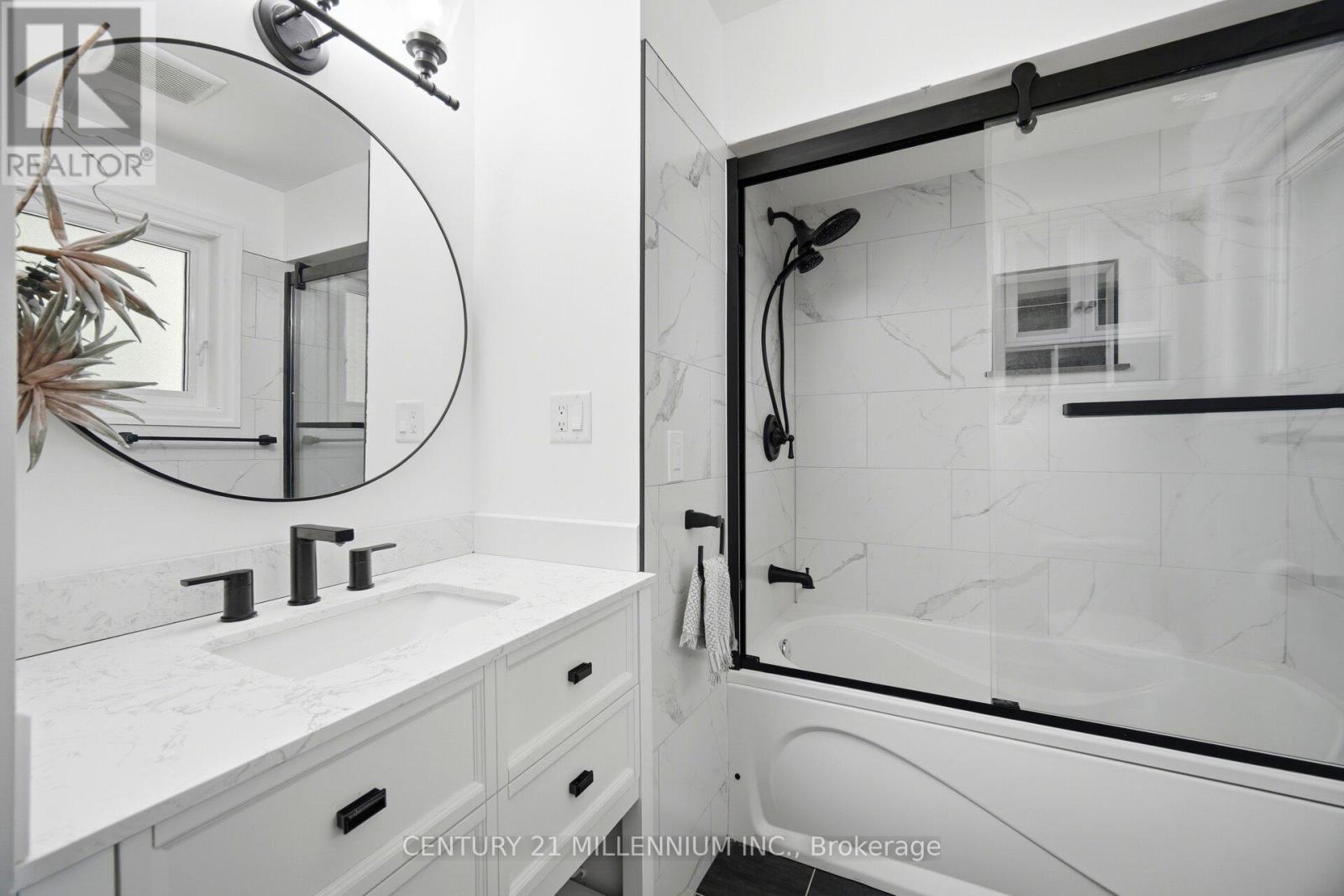 407 Chantenay Drive, Mississauga, Ontario  L5A 1E9 - Photo 26 - W13452704