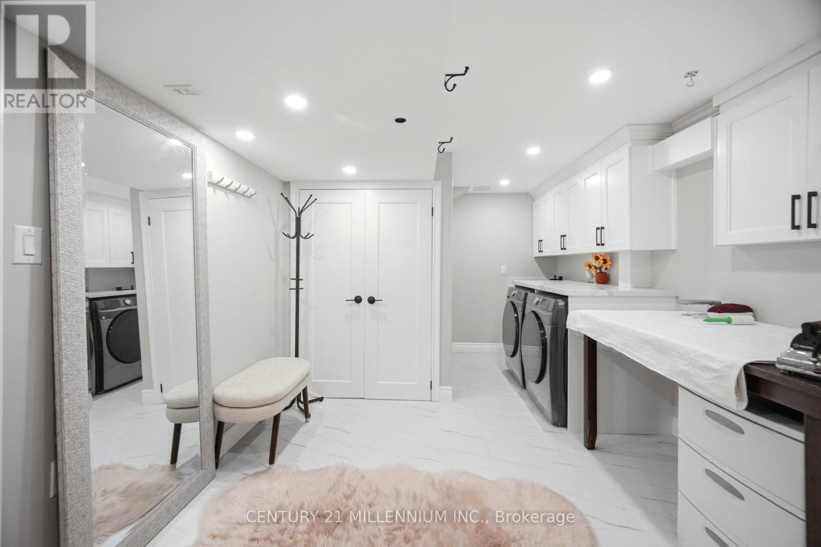 407 Chantenay Drive, Mississauga, Ontario  L5A 1E9 - Photo 37 - W13452704