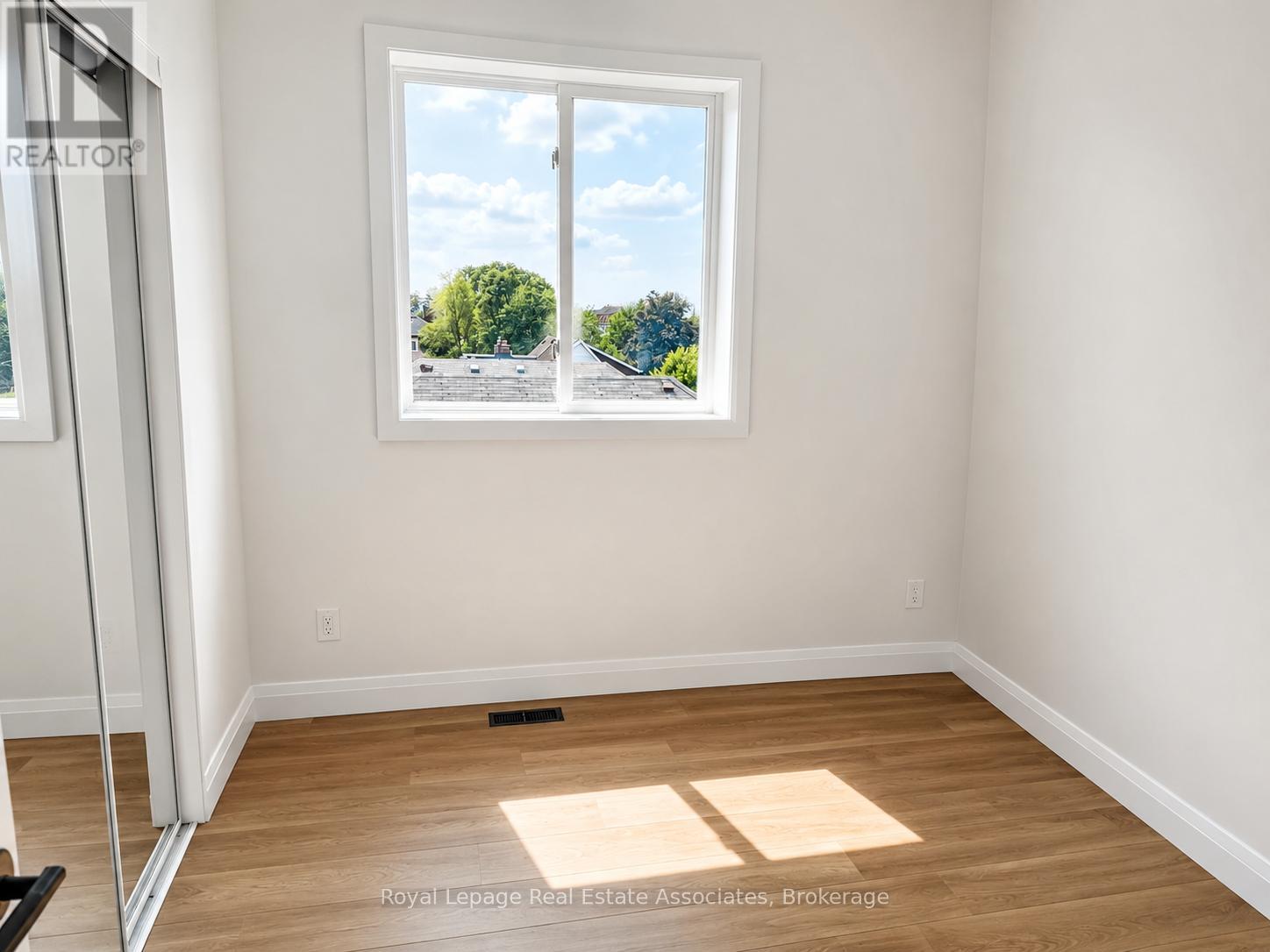 4 - 17 White Avenue, Toronto, Ontario  M6N 1S7 - Photo 10 - W13452828