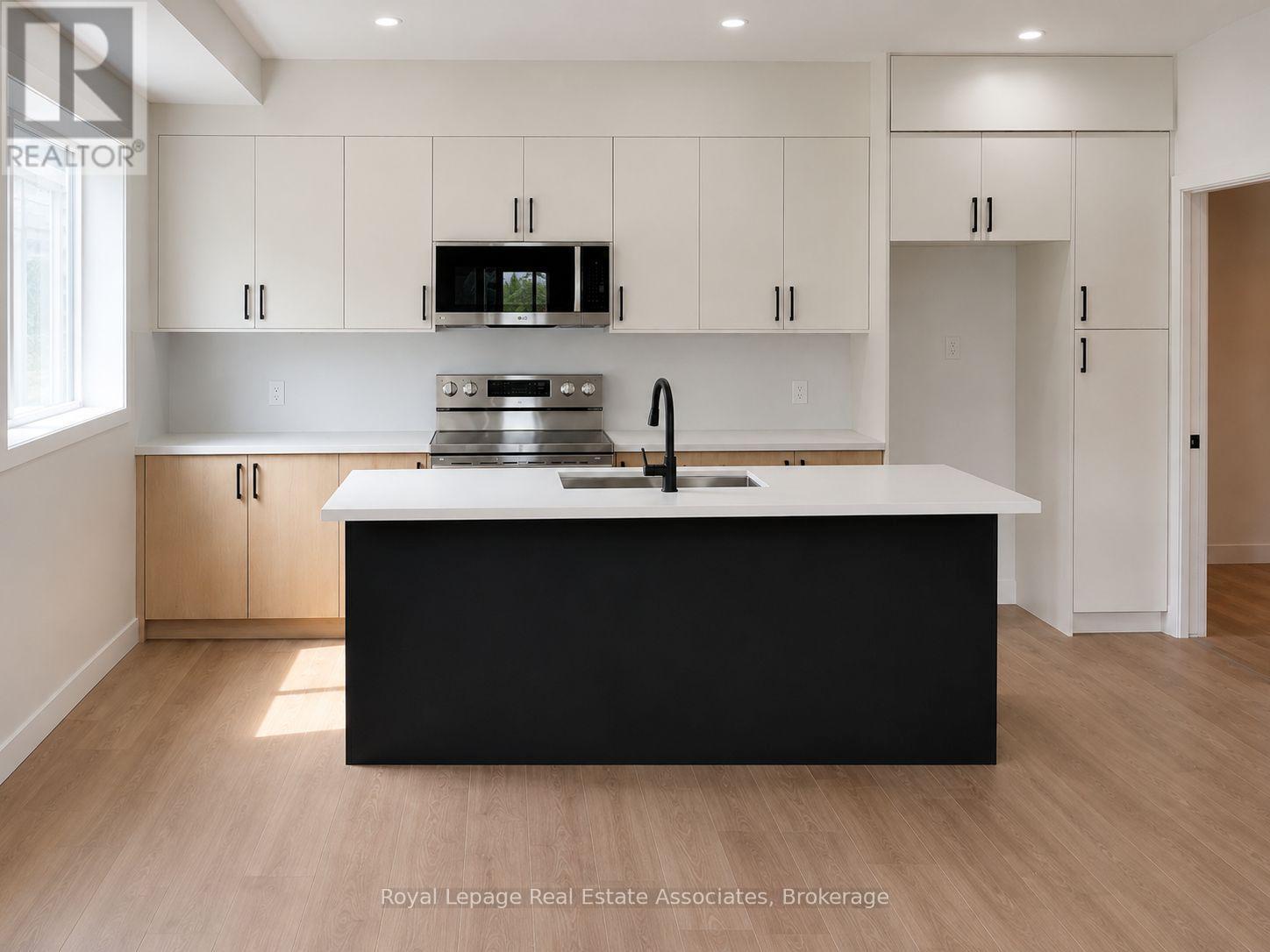 4 - 17 White Avenue, Toronto, Ontario  M6N 1S7 - Photo 2 - W13452828