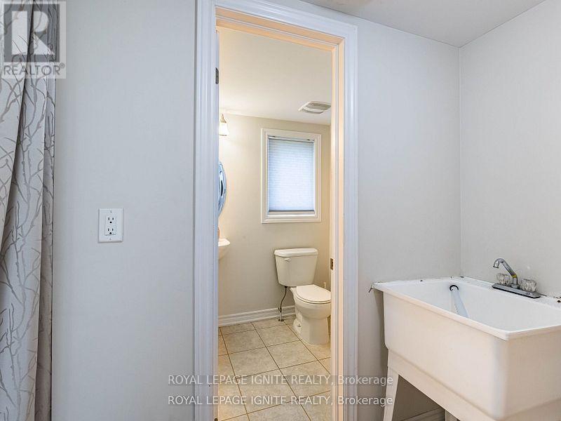 37 Aspen Hills Road, Brampton, Ontario  L6Y 6E4 - Photo 34 - W13452868