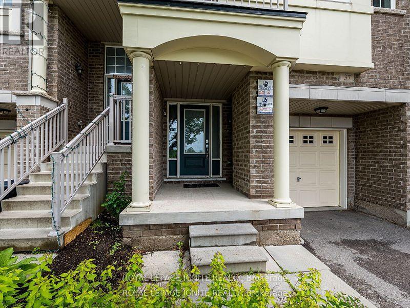 37 Aspen Hills Road, Brampton, Ontario  L6Y 6E4 - Photo 4 - W13452868