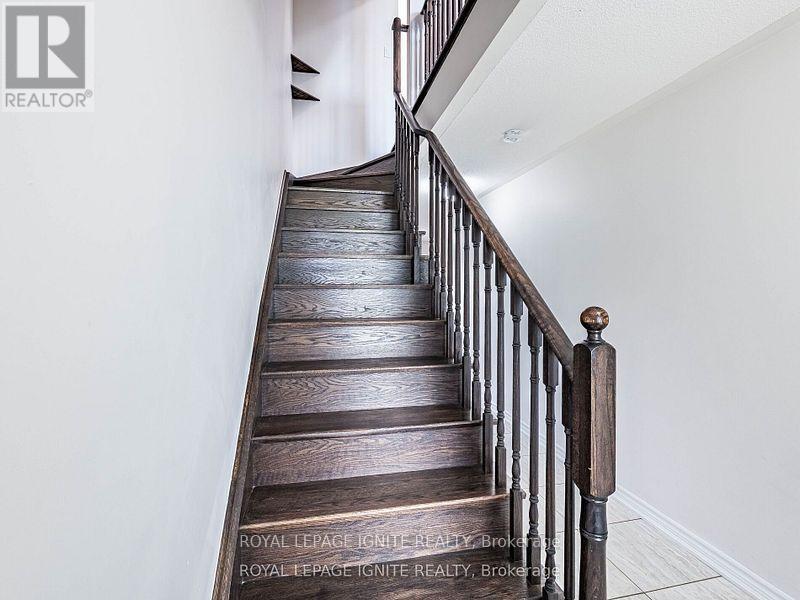 37 Aspen Hills Road, Brampton, Ontario  L6Y 6E4 - Photo 5 - W13452868