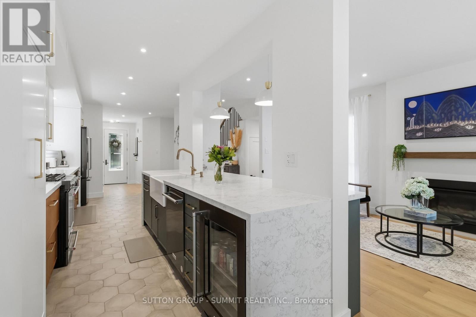 2111 Westmount Drive, Oakville, Ontario  L6M 3P3 - Photo 9 - W13452914