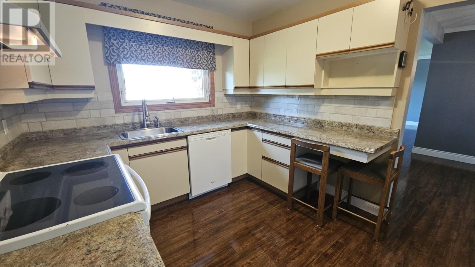 936 Broadmore Ave, Thunder Bay, Ontario  P7E 2Y5 - Photo 8 - TB2601433